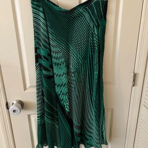 Roz & Ali Vibrant Green and Black A-Line Skirt